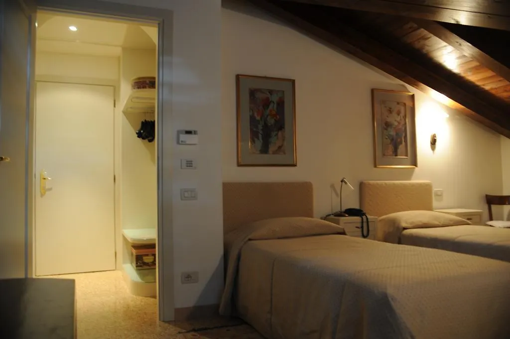 Guest house Al Melograno - Room & Breakfast Bologna